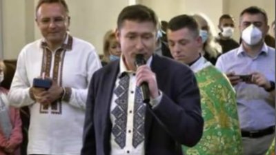 Журналіст закликає владу покарати за порушення карантину Садового і Козицького