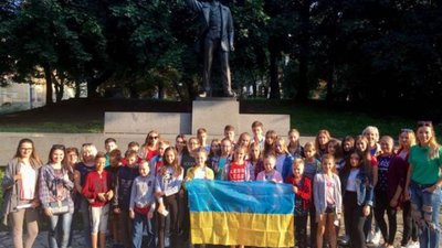 Діти учасників АТО зі Львівщини вирушили на відпочинок до Польщі