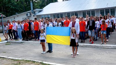 На Жовківщині діти з Львівщини та Луганщини разом відкрили зміну у таборі "Росинка" (ФОТО)