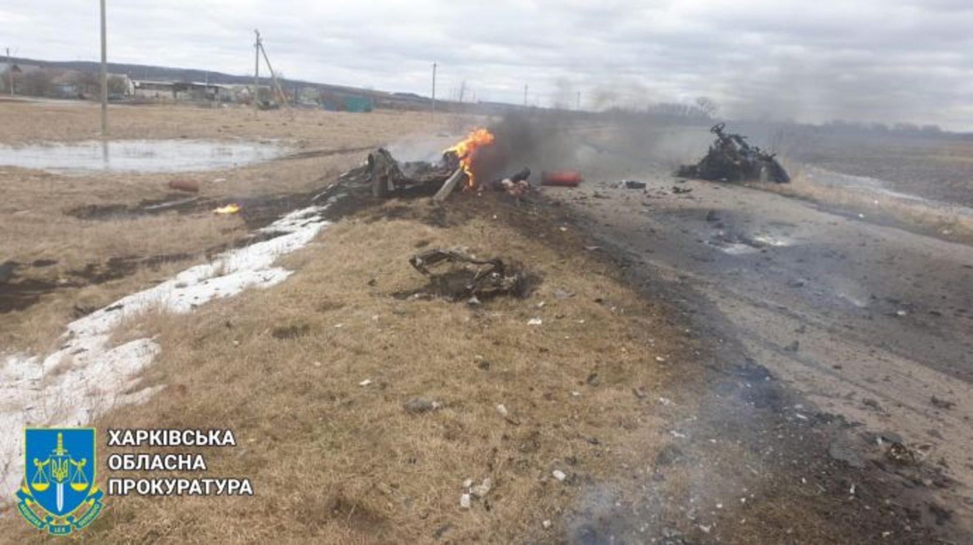 На Харківщині російський снаряд влучив у цивільне авто