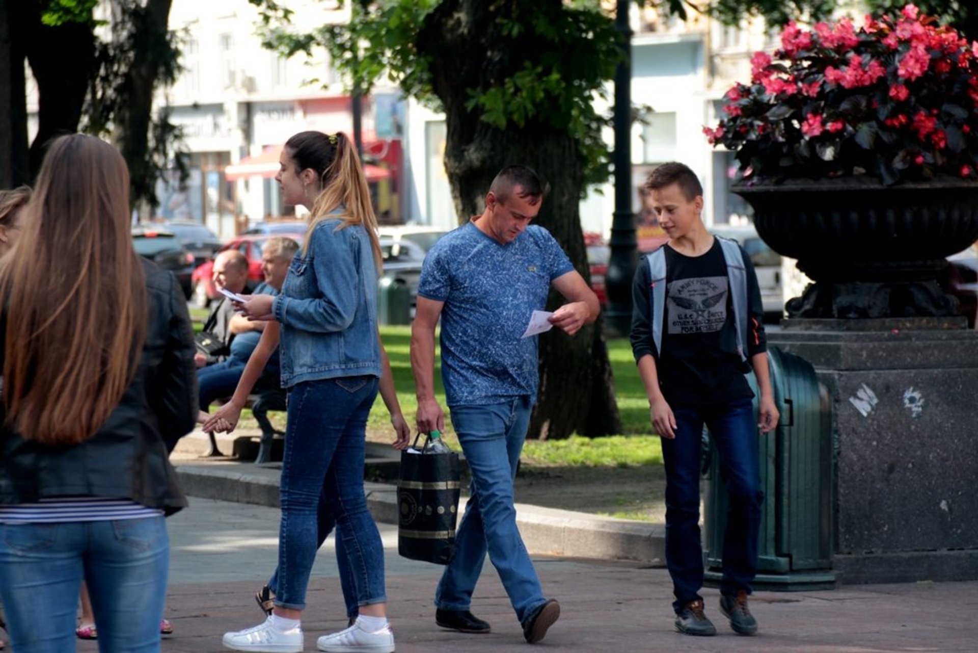 Мешканців Львівщини закликали не брати заробітну плату в конвертах