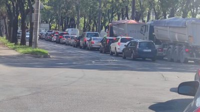 У Львові водії знову простоюють у тягнучках через улюблені світлофори Садового (ФОТО)
