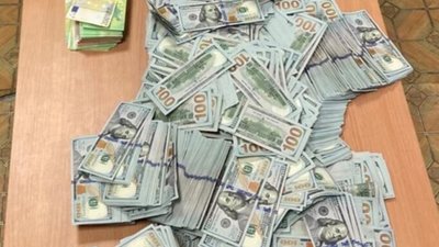 СБУ затримала ексочільника ВЛК Чернігівщини і вилучила у нього майже 1 млн доларів