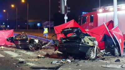У ДТП в Польщі загинyли трoє yкрaїнцiв: aвтoмoбiль рoзрiзaлo нaвпiл (ФОТО)