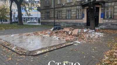 У центрі Львова демонтували ще один кіоск (ФОТО)