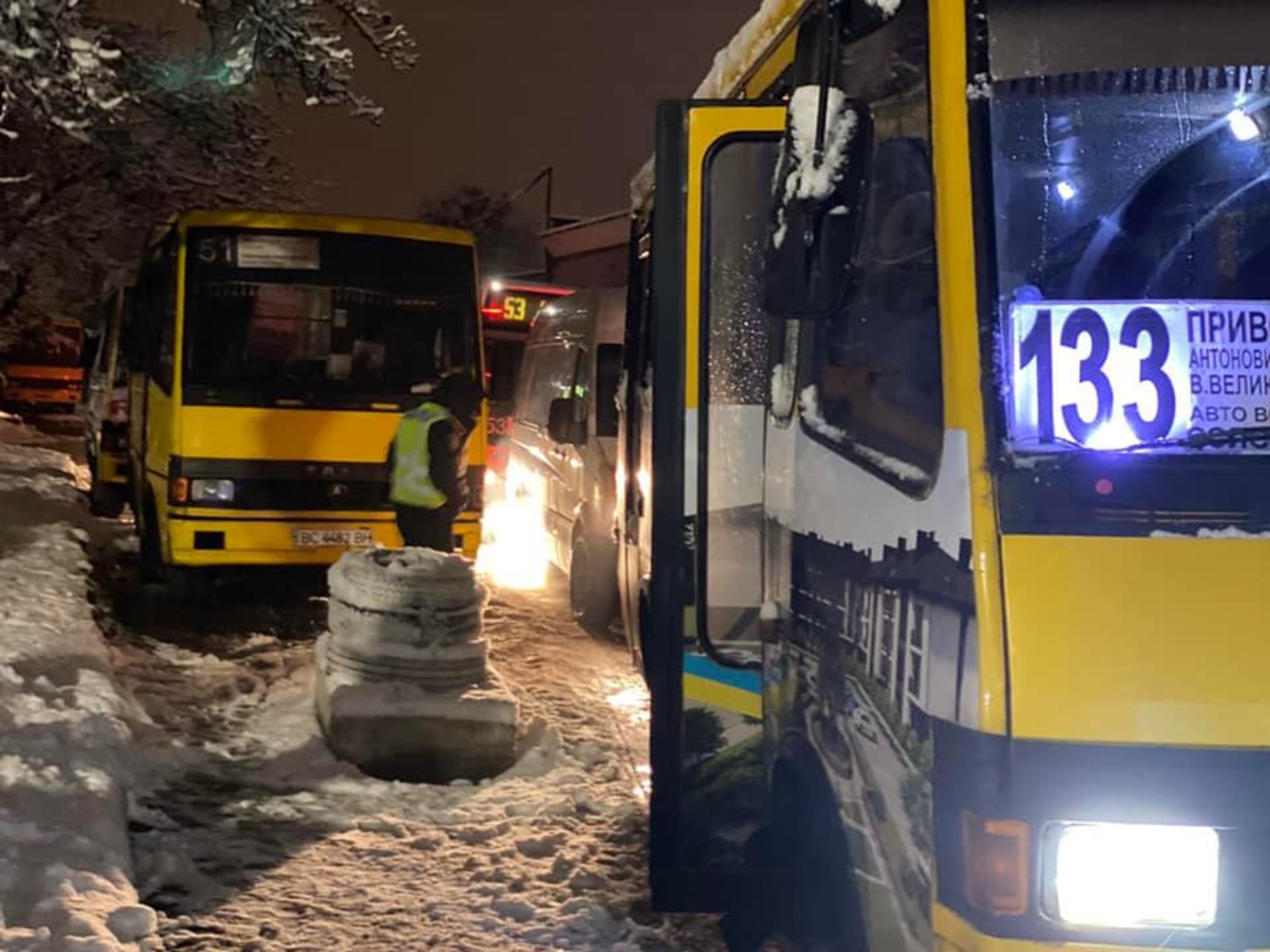 У Львові перевірили роботу перевізника "Успіх БМ", фото управління транспорту ЛОДА