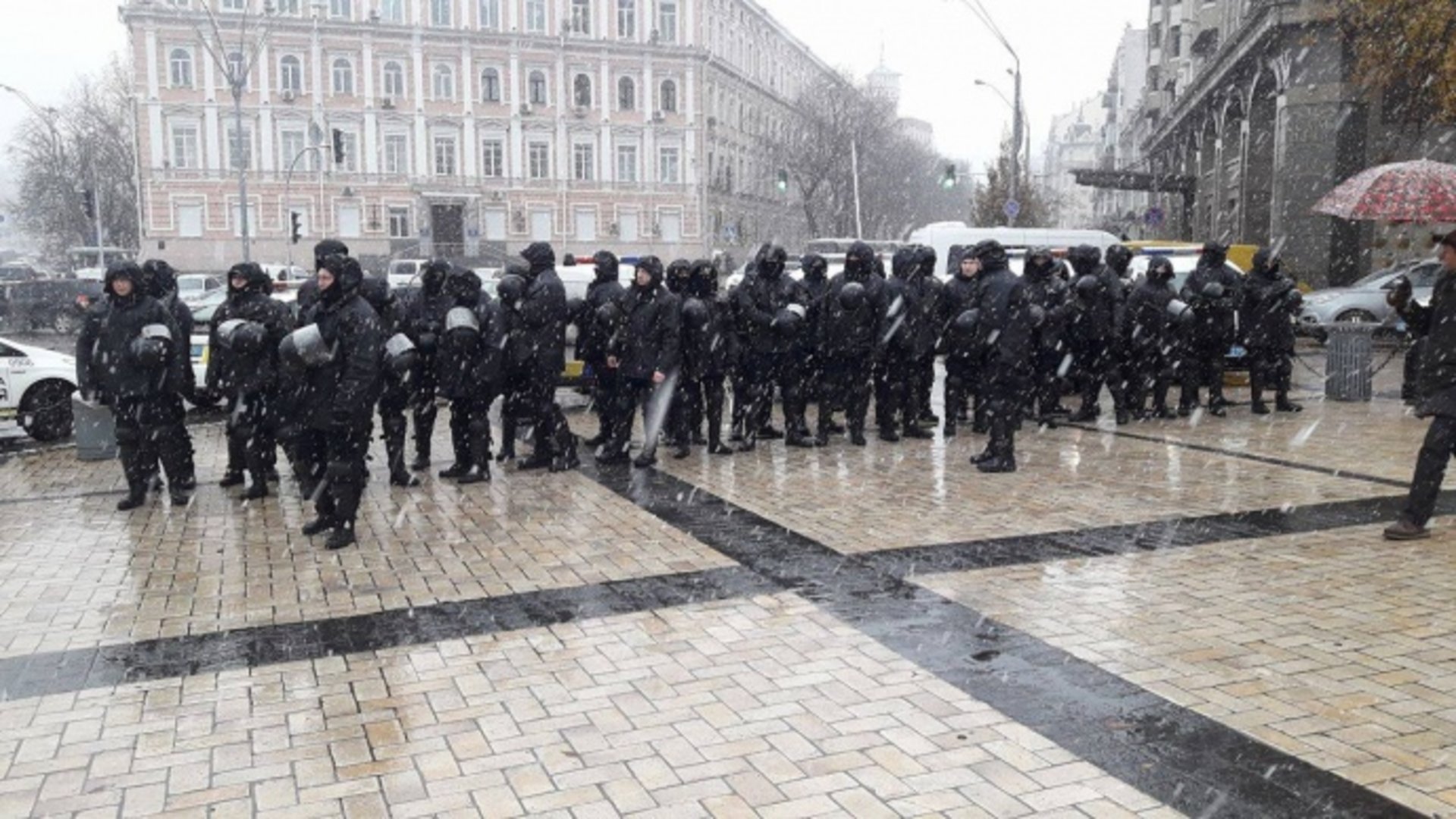 За порядком на заході стежили приблизно 300 правоохоронців. Фото: "Українська правда"