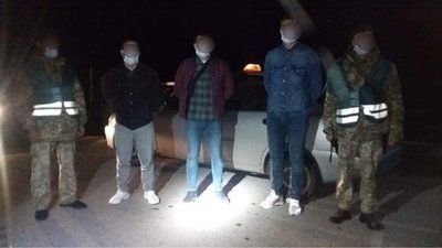 На Львівщині затримали групу нелегальних мігрантів з Туреччини (ФОТО)