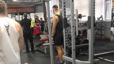 У Львові у «Спортлайфі» стало погано хлопцеві (ФОТО)