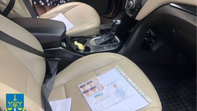 8 000 доларів США за переправлення військовозобов’язаних до країн ЄС – у Львові затримано організаторку схеми
