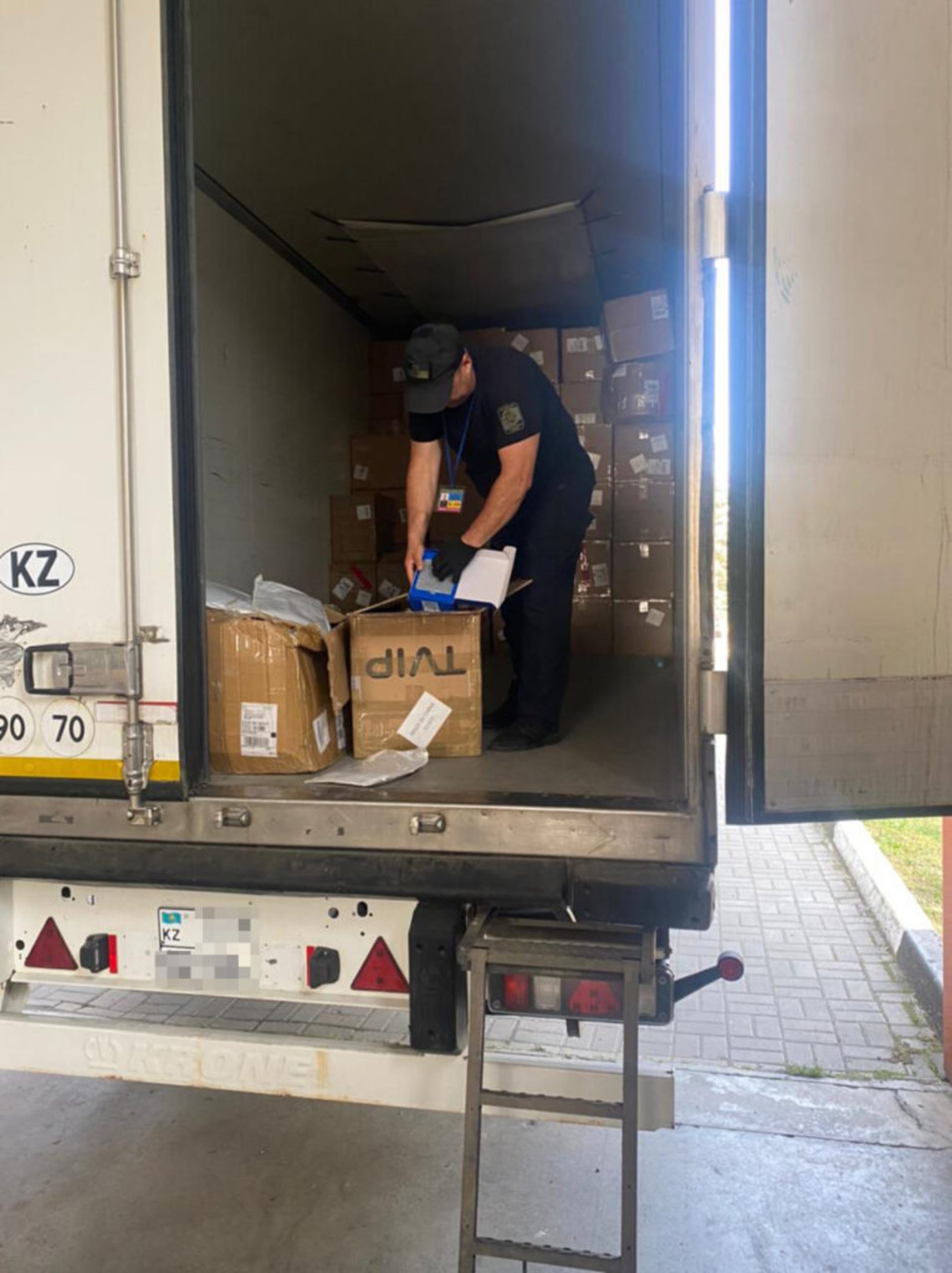 До Польщі намагались провезти китайські товари на суму майже 2,5 мільйони гривень