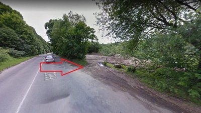 Підлеглі Садового утворили біля Львова стихійне сміттєзвалище (ФОТО)