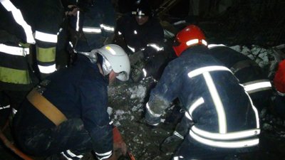 В Івано-Франківську внаслідок обвалу стіни школи загинула людина