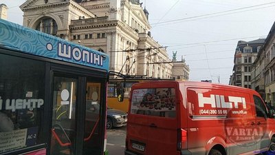 У центрі Львова зламався трамвай (ФОТО)