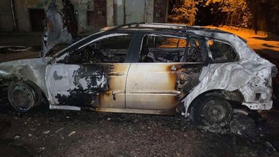 У Львові вогонь знищив автомобіль «Renault Laguna» (ФОТО)