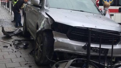 У Львові нетверезий водій скоїв наїзд на жінку з 2-річною дитиною у візочку (ФОТО)