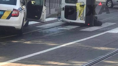У Львові перекинувся автомобіль