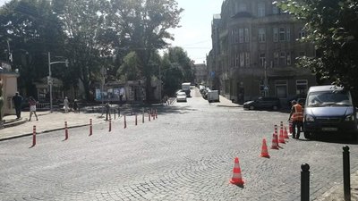 На встановлення улюблених іграшок урбаністів біля Винниківського базару витратили 115 тисяч гривень (ФОТО, ВІДЕО)