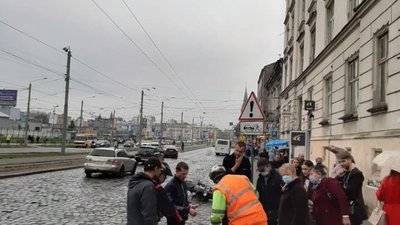 У Львові збили кур’єра “Glovo” (ФОТО)