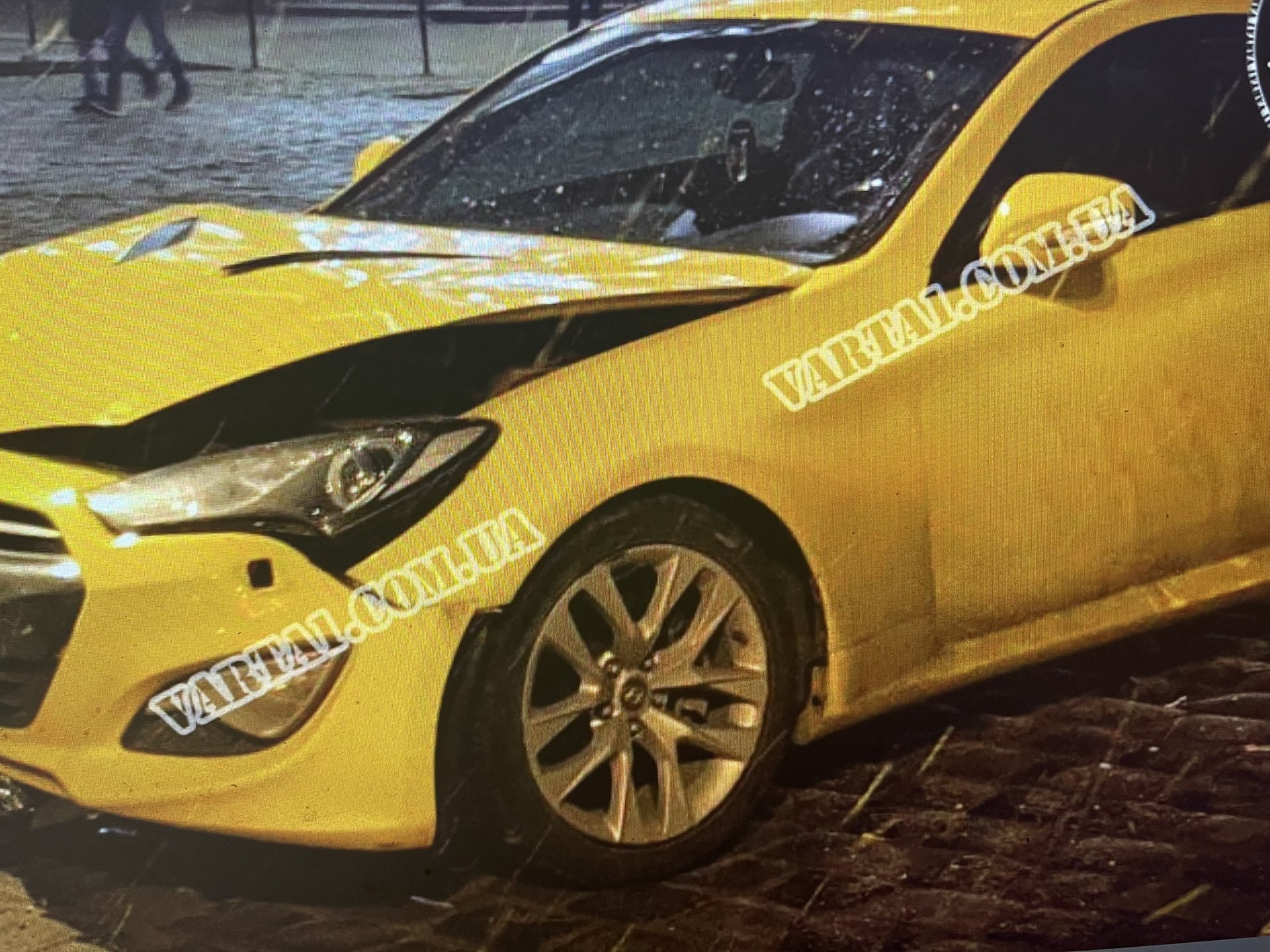 У центрі Львова п’яний водій протаранив авто поліції, фото Варта-1