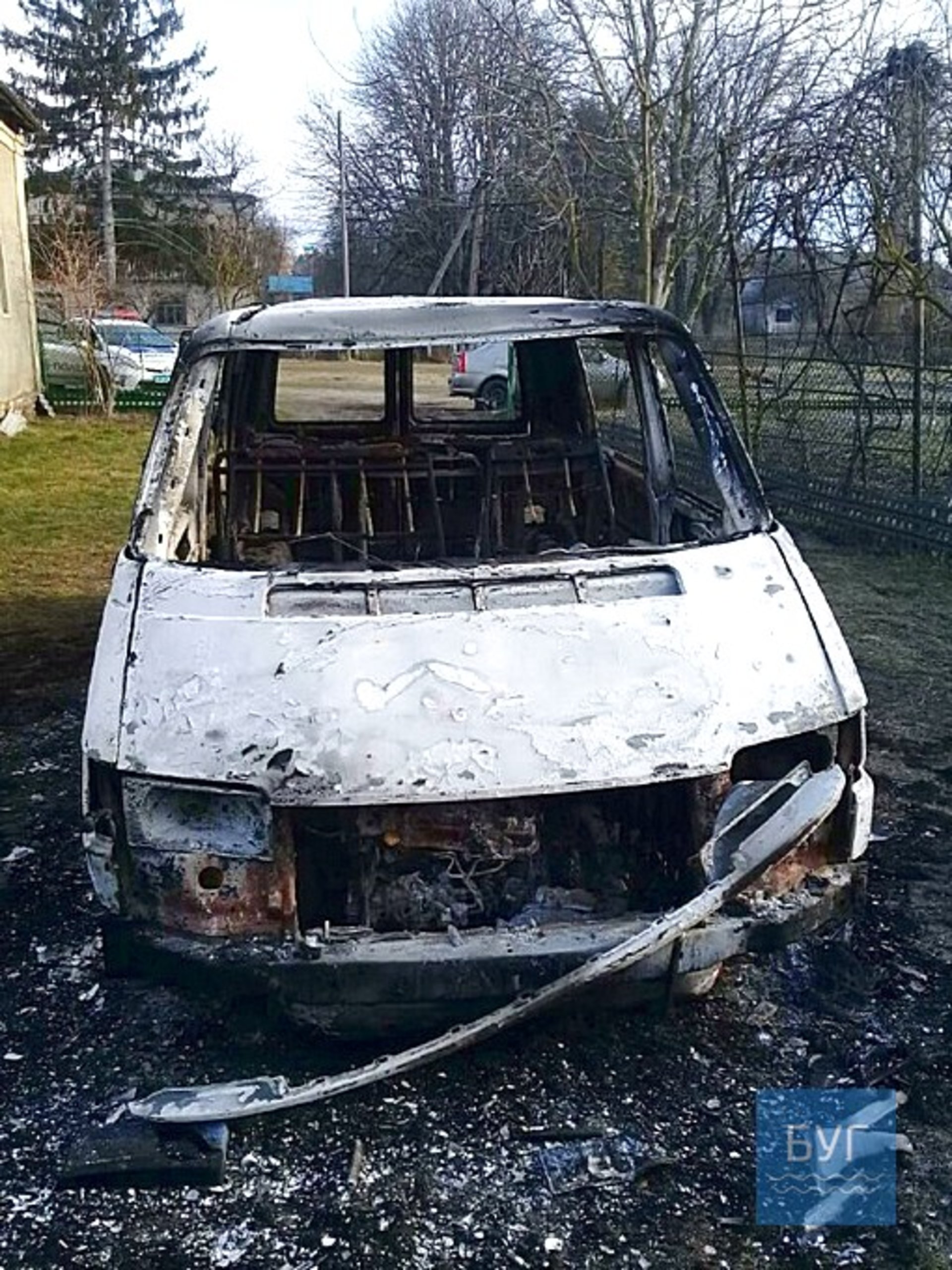 На Волині вночі згорів бус священика ПЦУ. Фото Буг