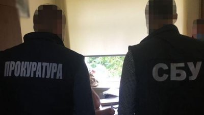 65 тис грн хабара від пенсіонера за операцію на серці – викрито заввідділення кардіологічного центру у Львові (ФОТО)