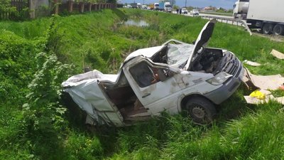 На Львівщині вантажівки розчавили мікроавтобус (ФОТО)