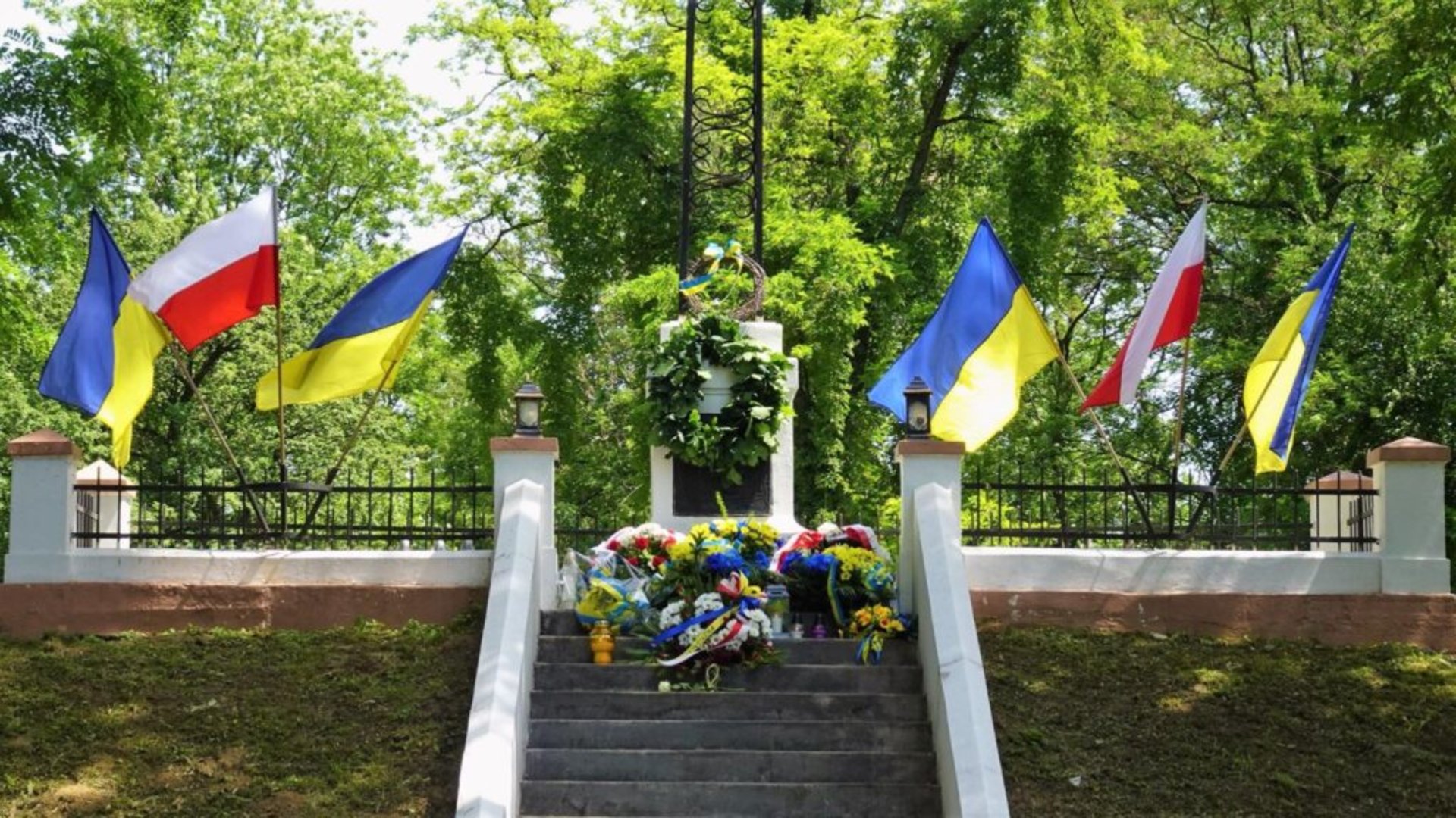 У Пикуличах вшанували похованих воїнів УНР, УГА і УПА