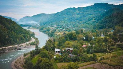На Івано-Франківщині знайшли тіло 12-річного хлопчика, який впав у гірську річку на очах у ровесників (ФОТО)