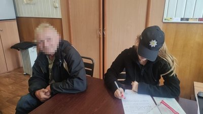 У Бродах 61-річний чоловік погрожував зброєю перехожим (ФОТО)