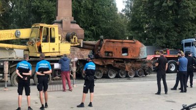 На заході України під час виставки російської техніки знайшли діючий боєприпас