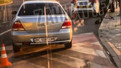 У Львові на кільці збили людину на самокаті (ФОТО)
