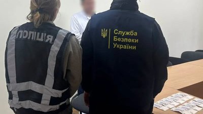 На Львівщині затримали лікаря