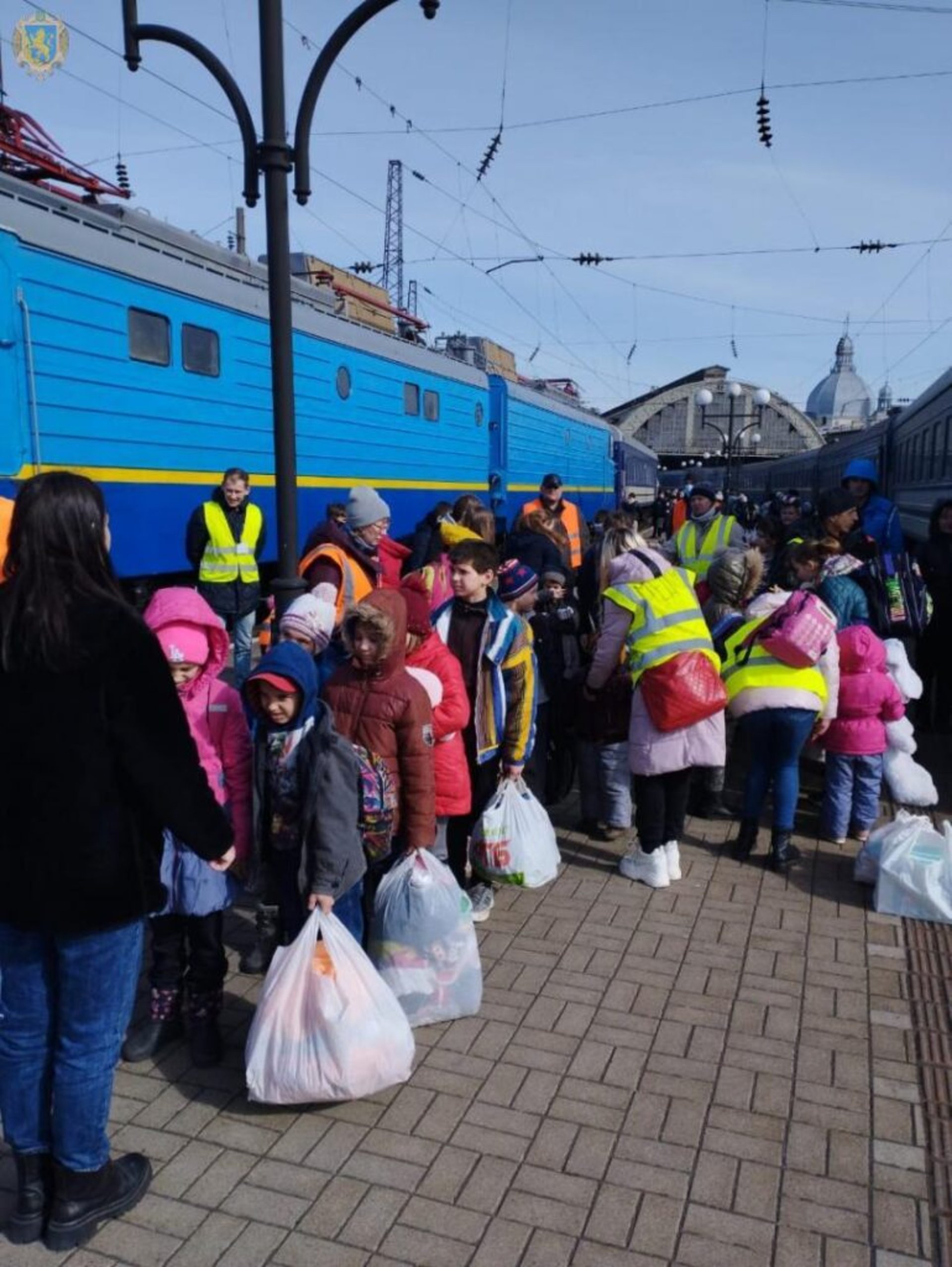 З Львівщини за кордон продовжують евакуйовувати дітей з областей, що найбільше потерпіли від воєнних дій