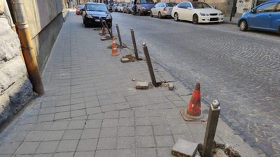 Львів‘яни б‘ють на сполох - Садовий облаштовує платну автостоянку в них під будинками (ФОТО)