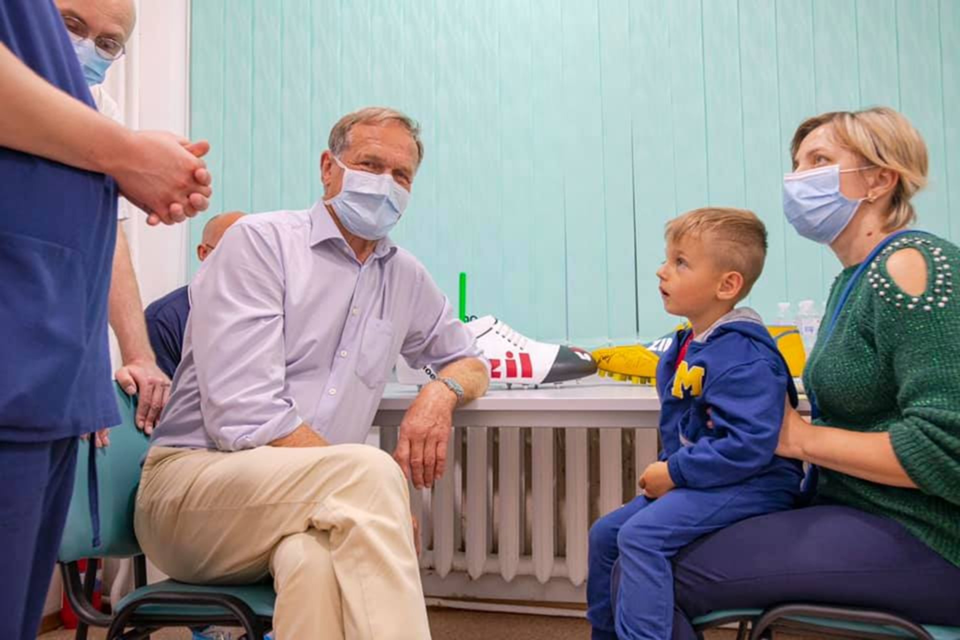 Відомий пластичний хірург з Німеччини знову консультує та оперує дітей у Львові