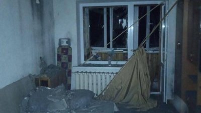 Фото наслідків падіння уламків в Печерському районі Києва