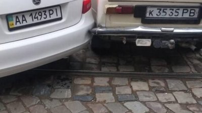 У Львові на Франка не розминулись автомобілі (ФОТО)