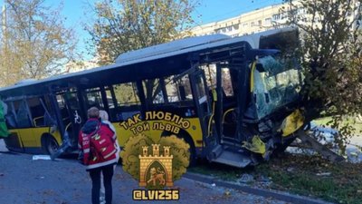 У Львові на вулиці Науковій сталась серйозна аварія