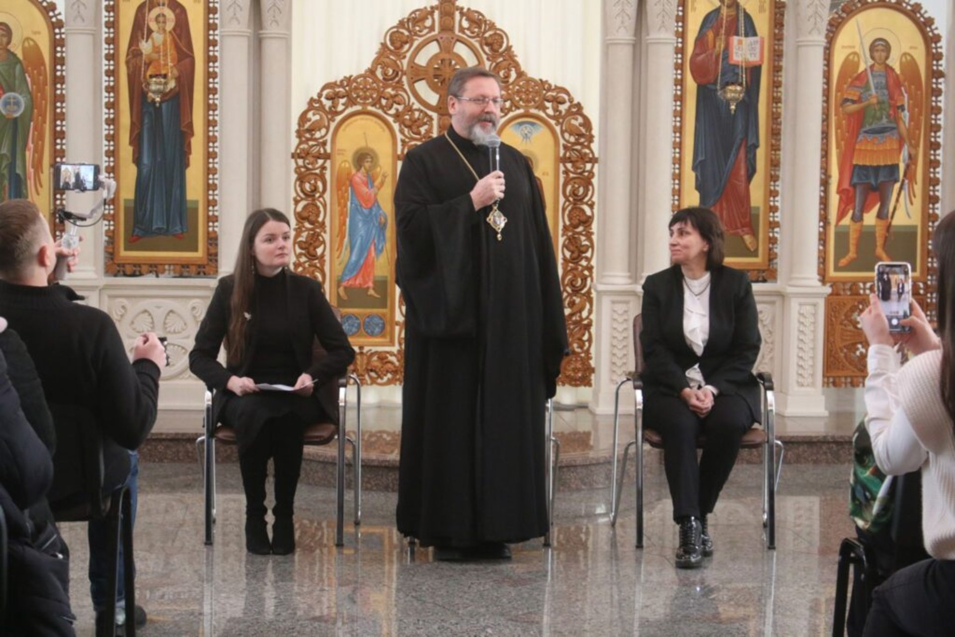 Блаженніший Святослав зустрівся з родинами полонених, зниклих безвісти та загиблих військовослужбовців