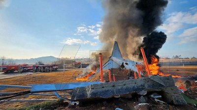 У Південній Кореї розбився літак