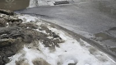 У Львові понижений перехід досі не розчистили від снігу