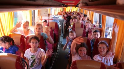 На літнє дозвілля зі Львівщини у Францію вирушили 100 дітей