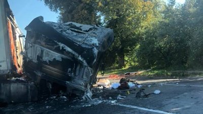 На трасі заживо згорів водій вантажівки, яка їхала в напрямку Львова (ФОТО)