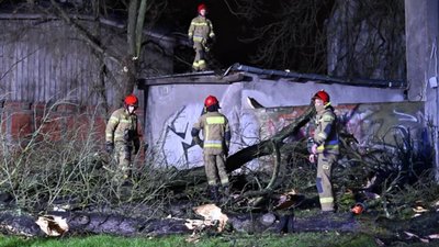 Польща потерпає від сильних вітрів: пів мільйона споживачів без світла