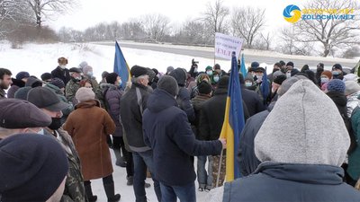 У Золочівському районі люди пікетували біля дороги (ВІДЕО)