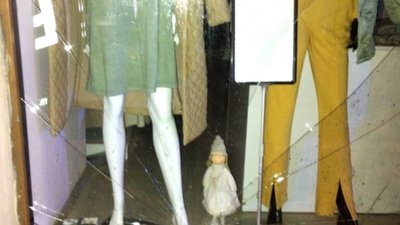 Львівські патрульні виявили по гарячих слідах нетверезих громадян, які розбили вітрину магазину