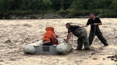 На Закарпатті затопило будинки (ФОТО, ВІДЕО)