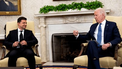 Байден просив Зеленського не критикувати недостатню допомогу США для України — The Washington Post
