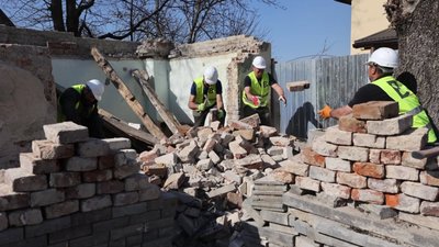 Садовий розпочав відновлення музею Шухевича (ФОТО)